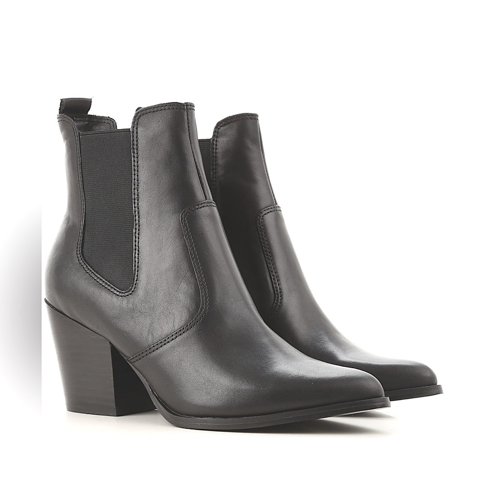 STEVE MADDEN Women’s leather block heel pointed toe bootie size 9